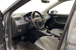 harmaa SEAT Arona 2018 kuva 3.
