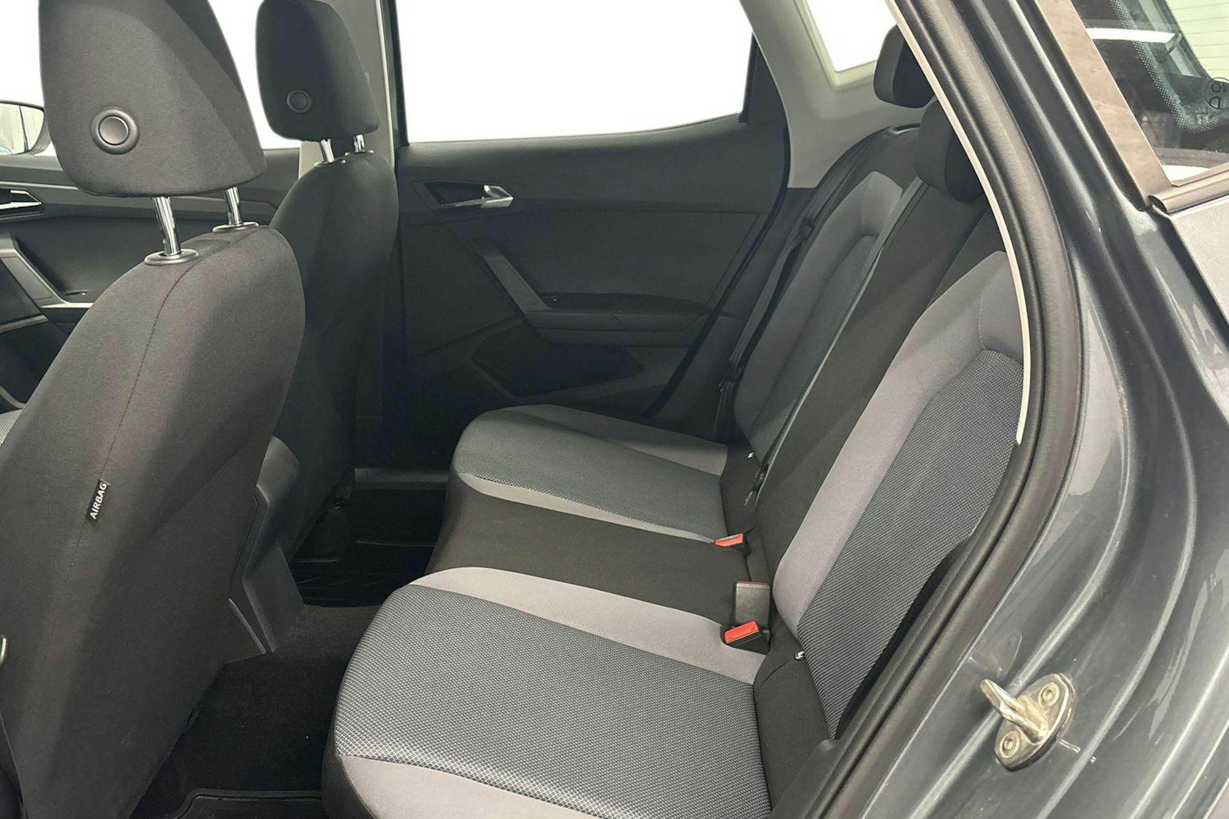harmaa SEAT Arona 2018 kuva 10.