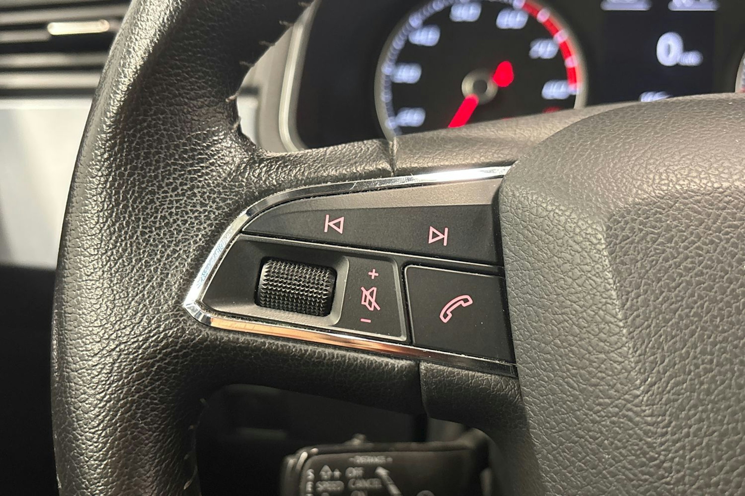 harmaa SEAT Arona 2018 kuva 19.