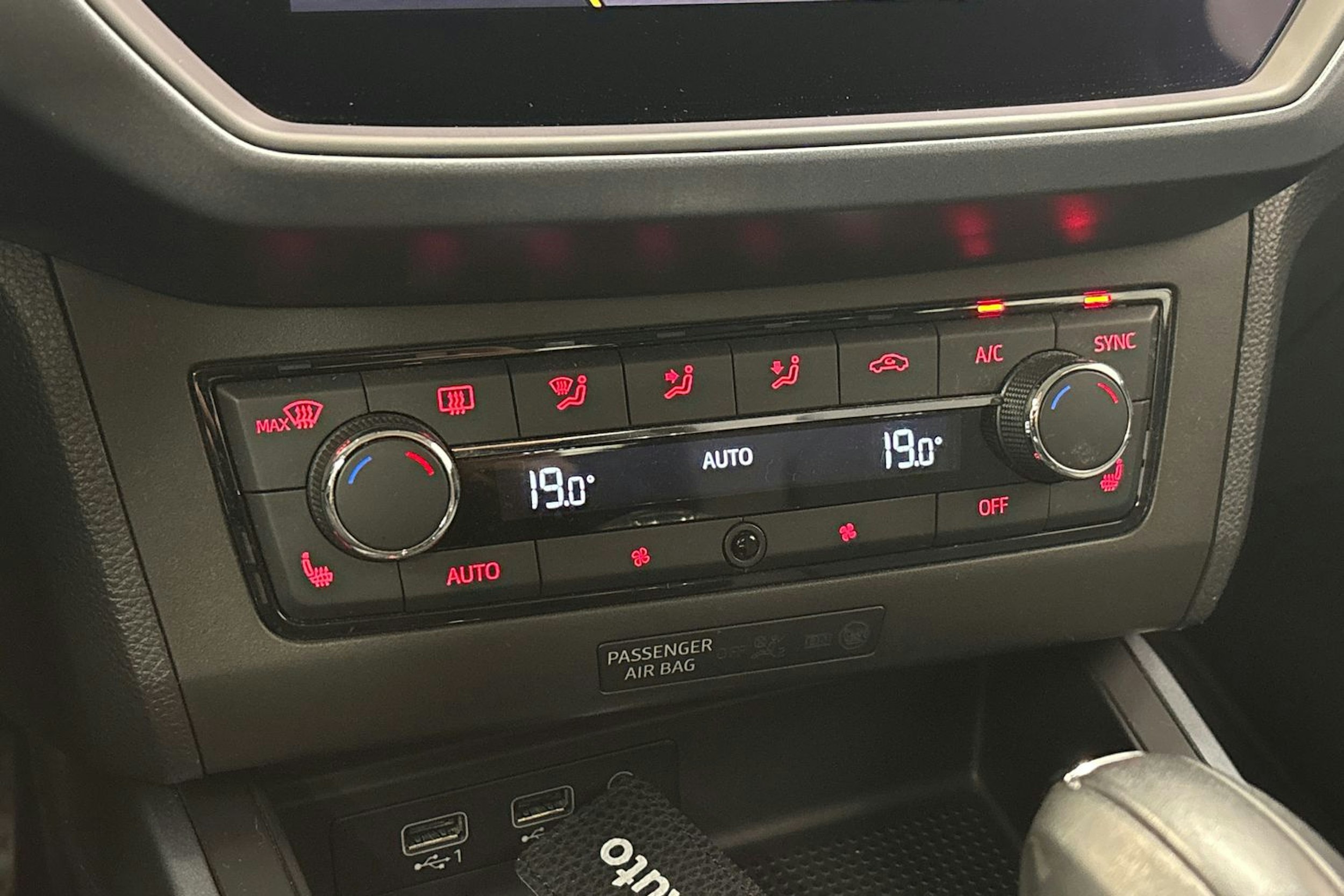 harmaa SEAT Arona 2018 kuva 23.