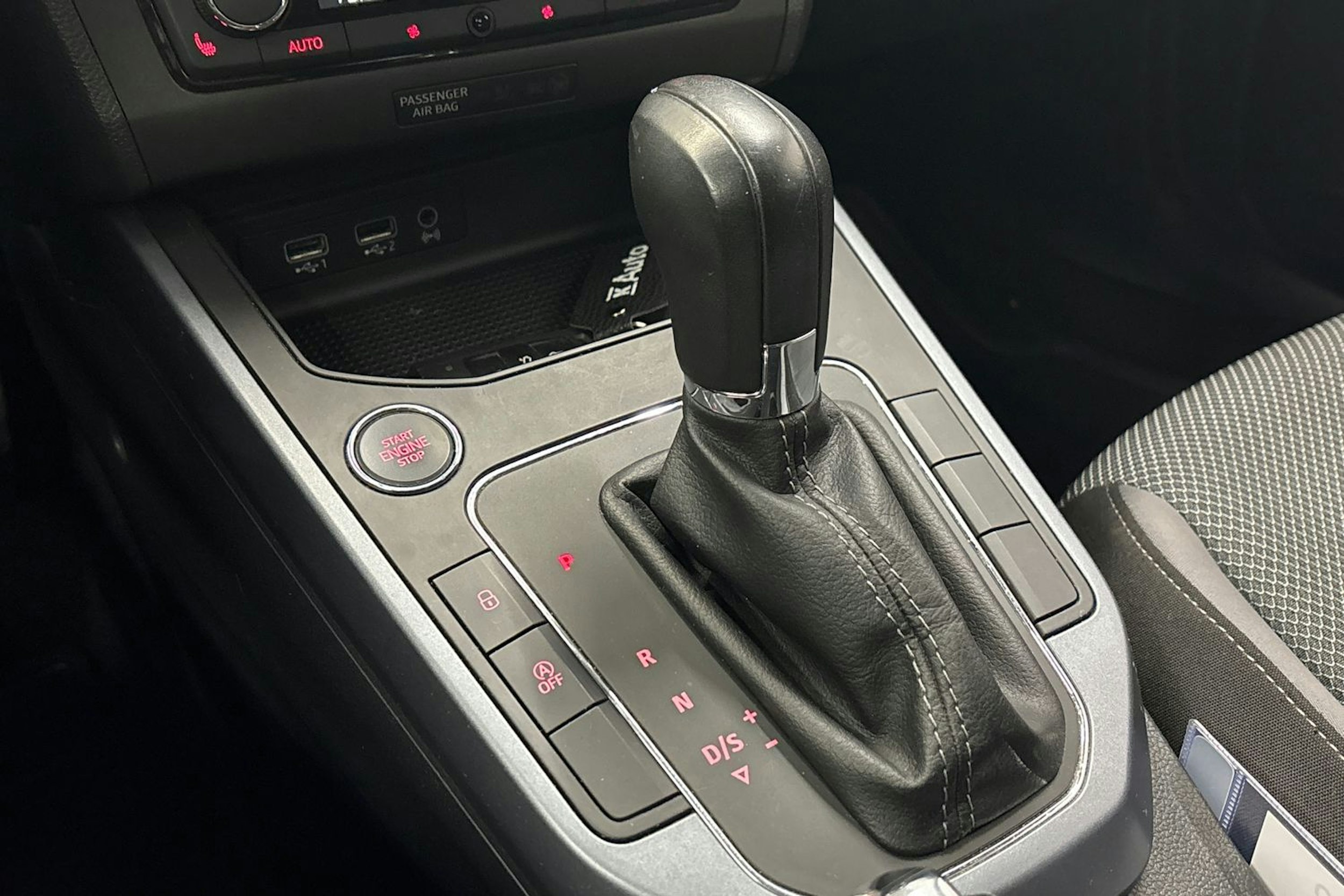 harmaa SEAT Arona 2018 kuva 24.