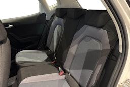 valkoinen SEAT Arona 2018 kuva 10.
