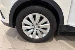 valkoinen SEAT Arona 2018 kuva 11.