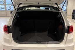 valkoinen SEAT Arona 2018 kuva 14.