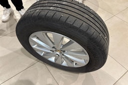 valkoinen SEAT Arona 2018 kuva 16.