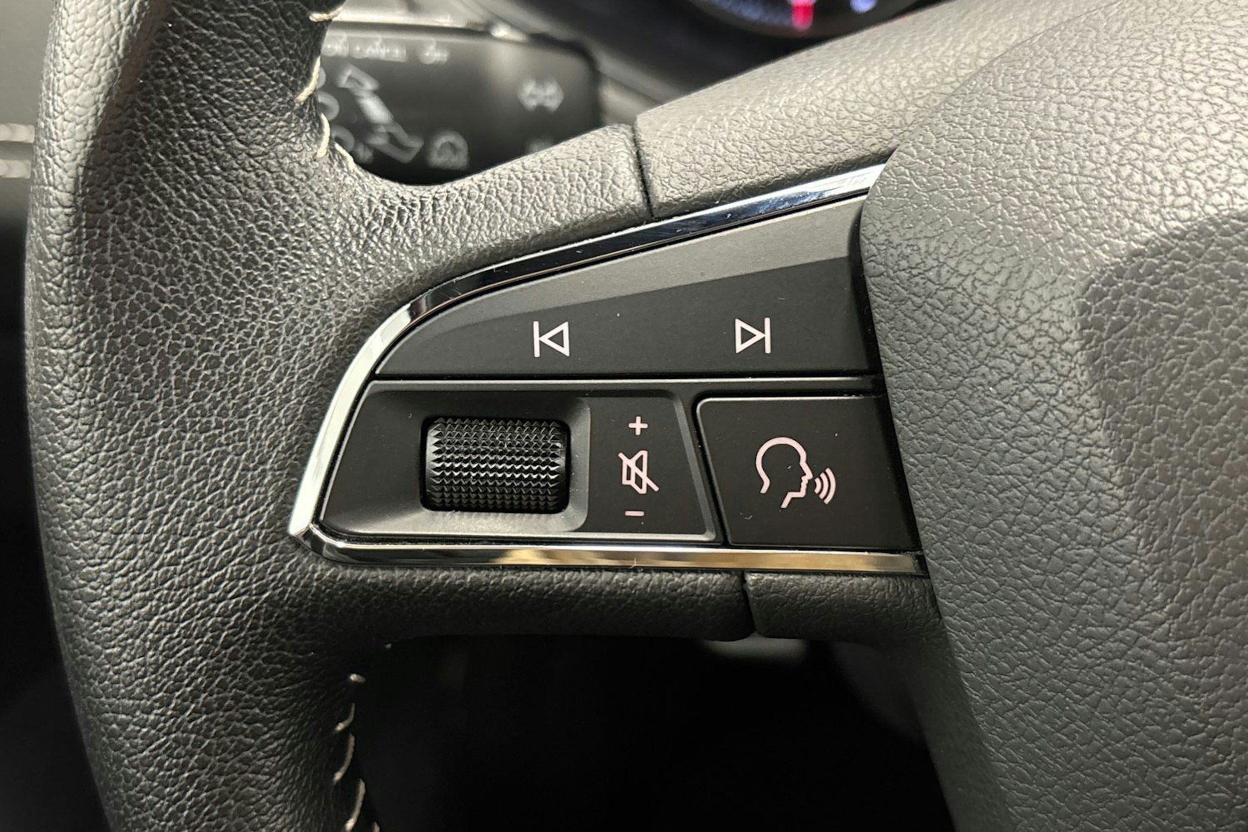 met. punainen SEAT Arona 2018 kuva 16.