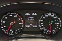 met. punainen SEAT Arona 2018 kuva 18.