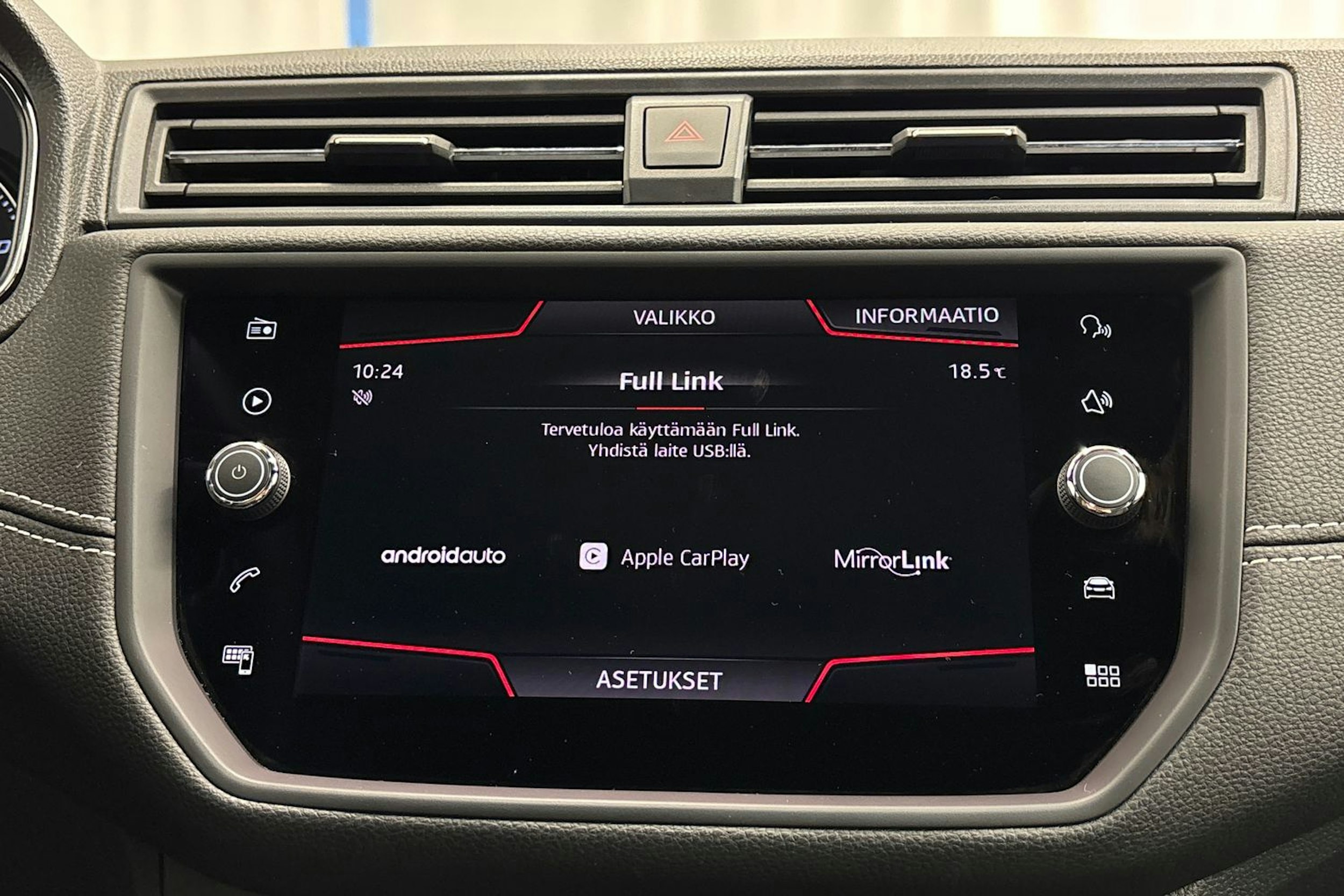 met. punainen SEAT Arona 2018 kuva 20.