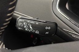 met. punainen SEAT Arona 2018 kuva 23.