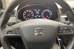 harmaa SEAT Arona 2018 kuva 14.