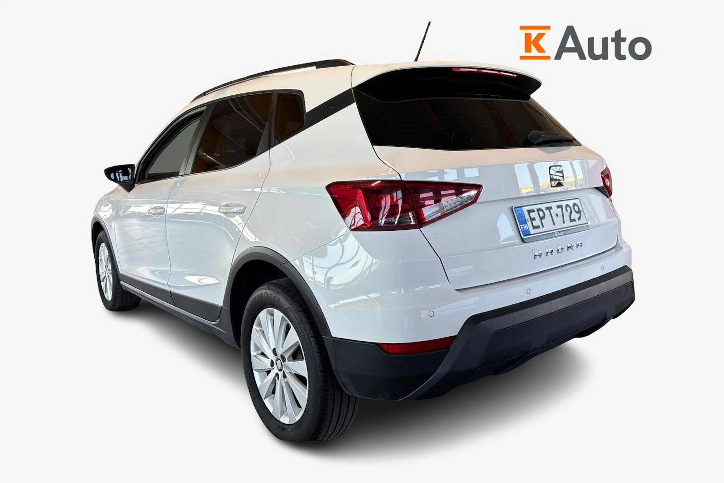 Valkoinen SEAT Arona 2018 kuva 2.