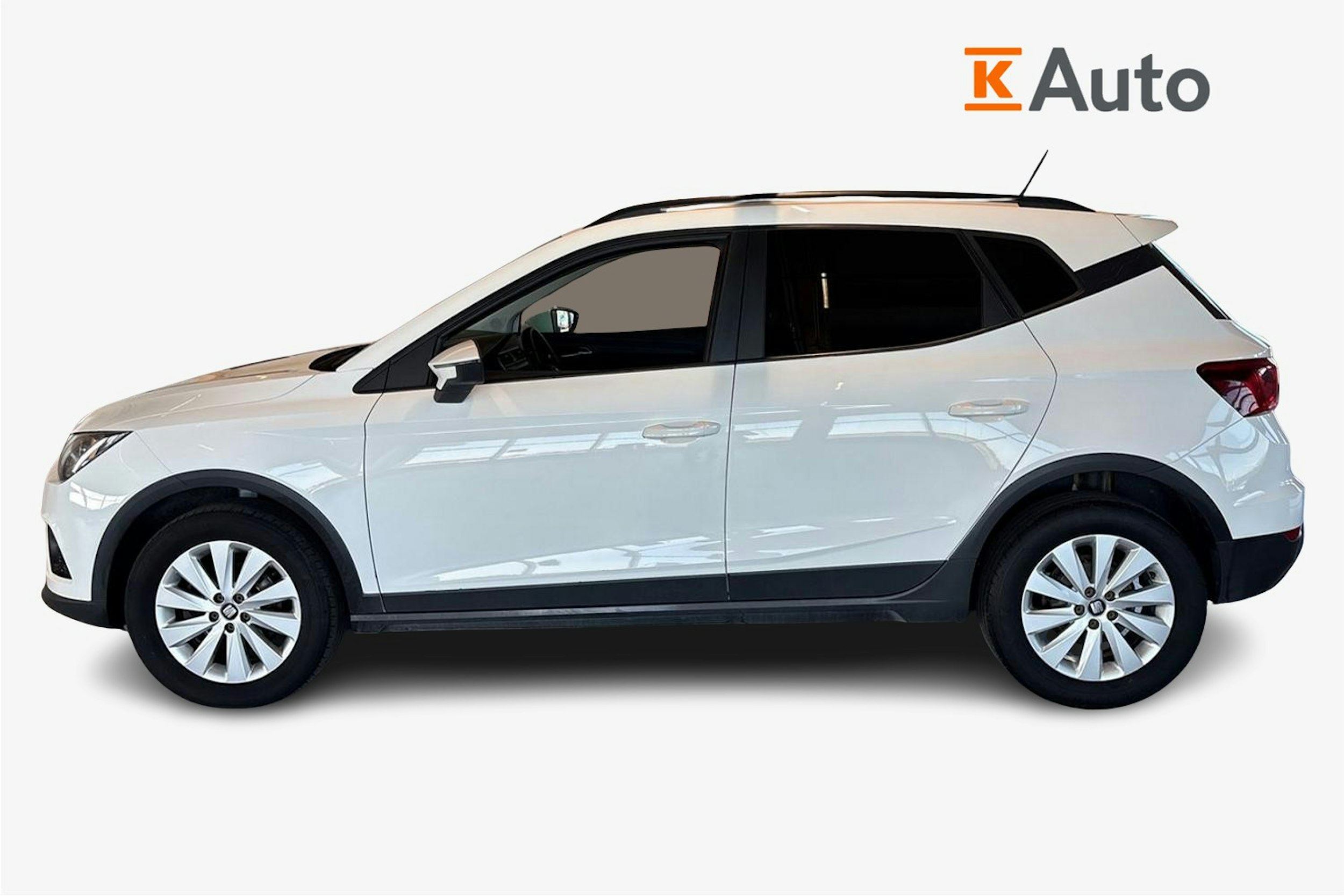 Valkoinen SEAT Arona 2018 kuva 6.