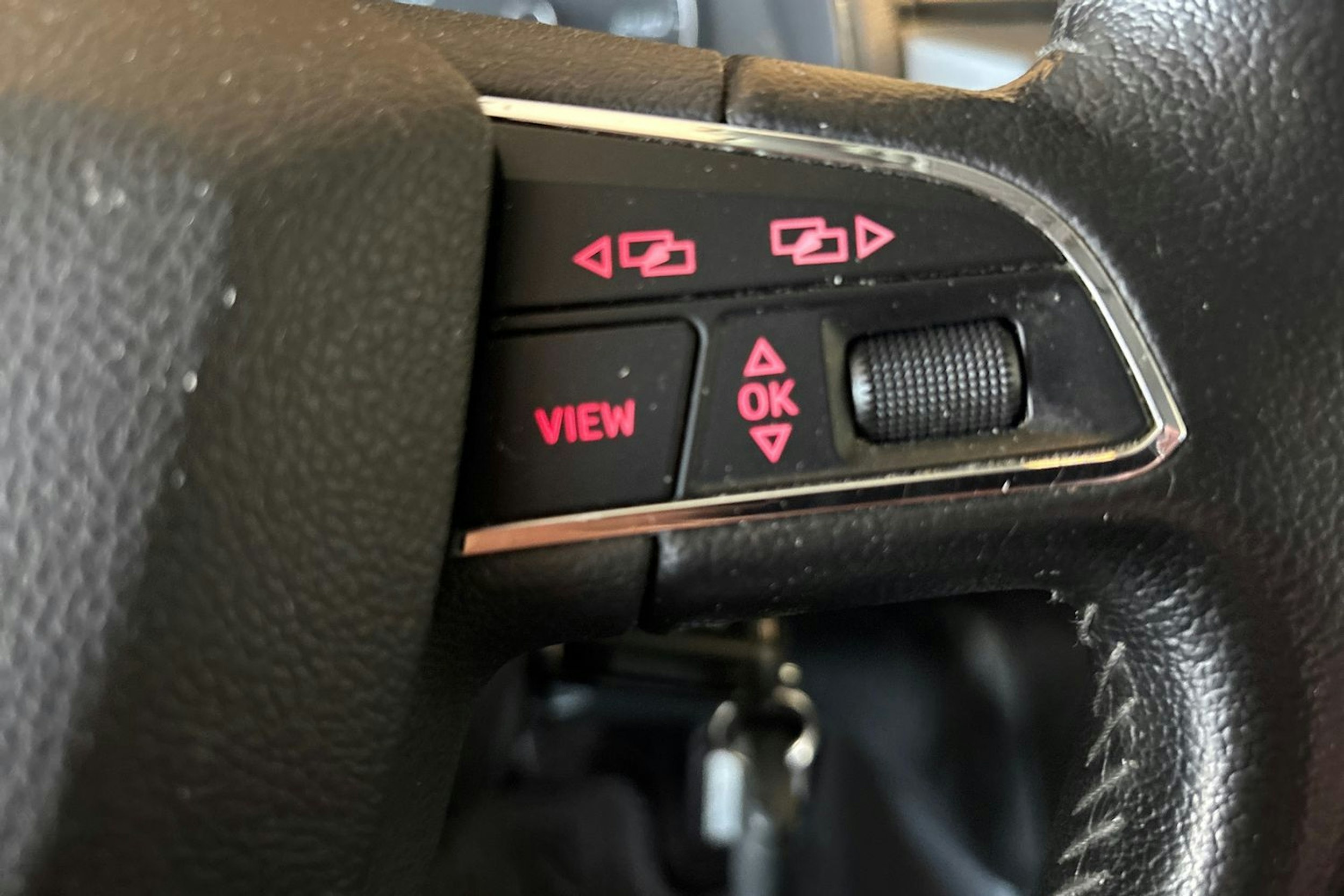 Valkoinen SEAT Arona 2018 kuva 16.
