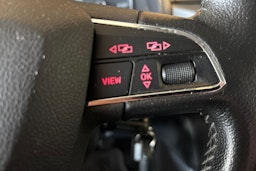 Valkoinen SEAT Arona 2018 kuva 16.