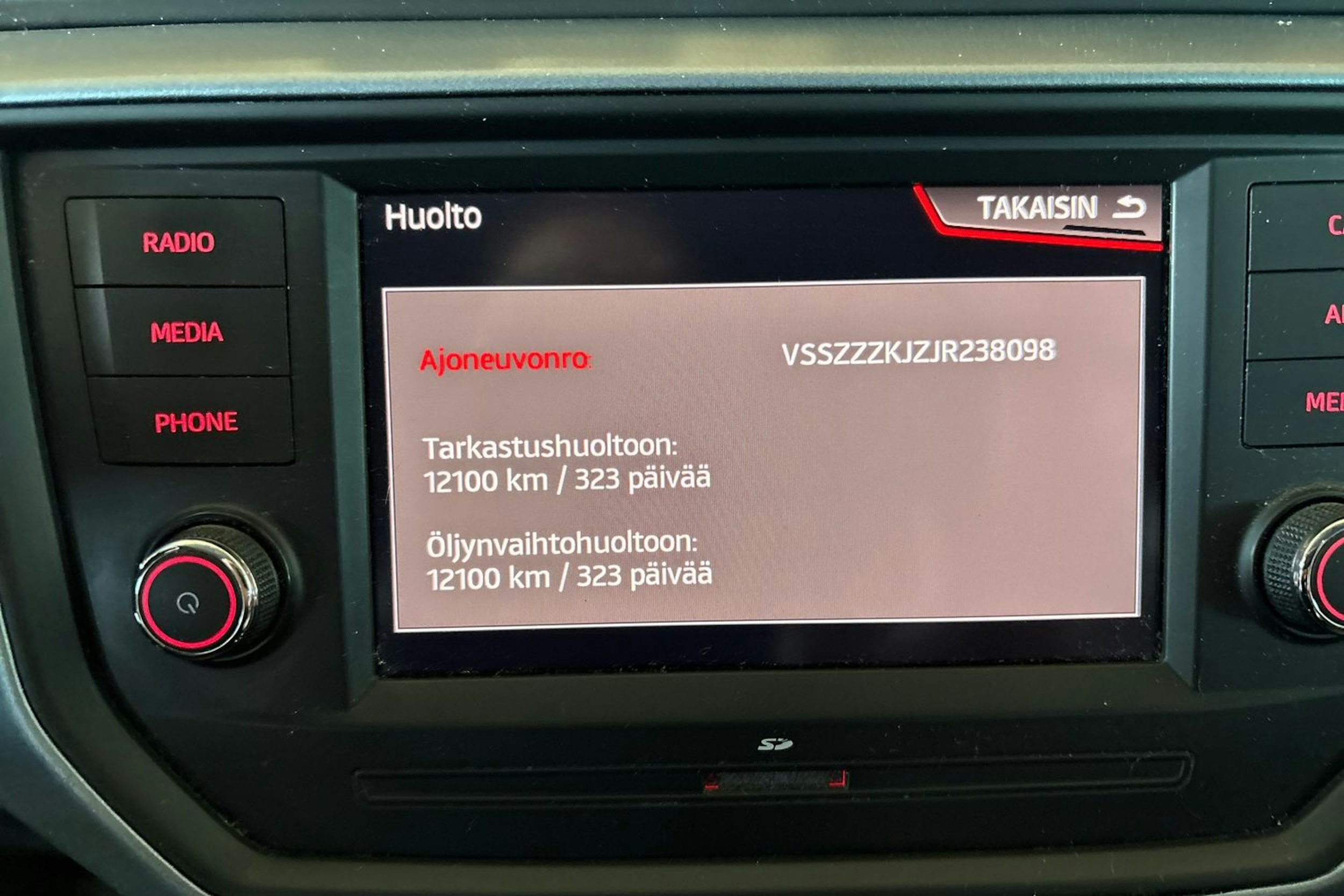 Valkoinen SEAT Arona 2018 kuva 17.