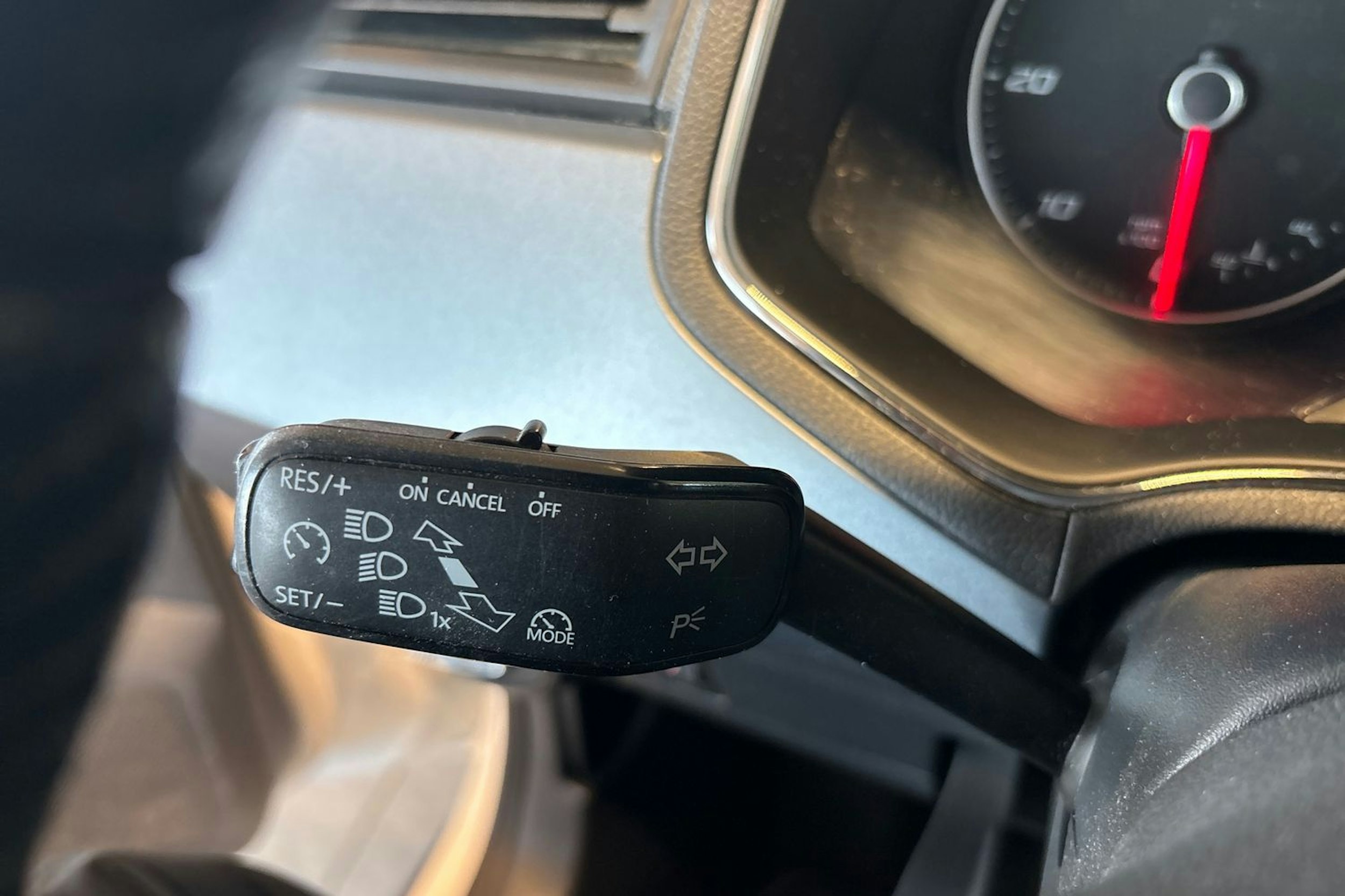 Valkoinen SEAT Arona 2018 kuva 18.