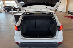 Valkoinen SEAT Arona 2018 kuva 19.