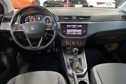 Harmaa SEAT Arona 2018 kuva 7.