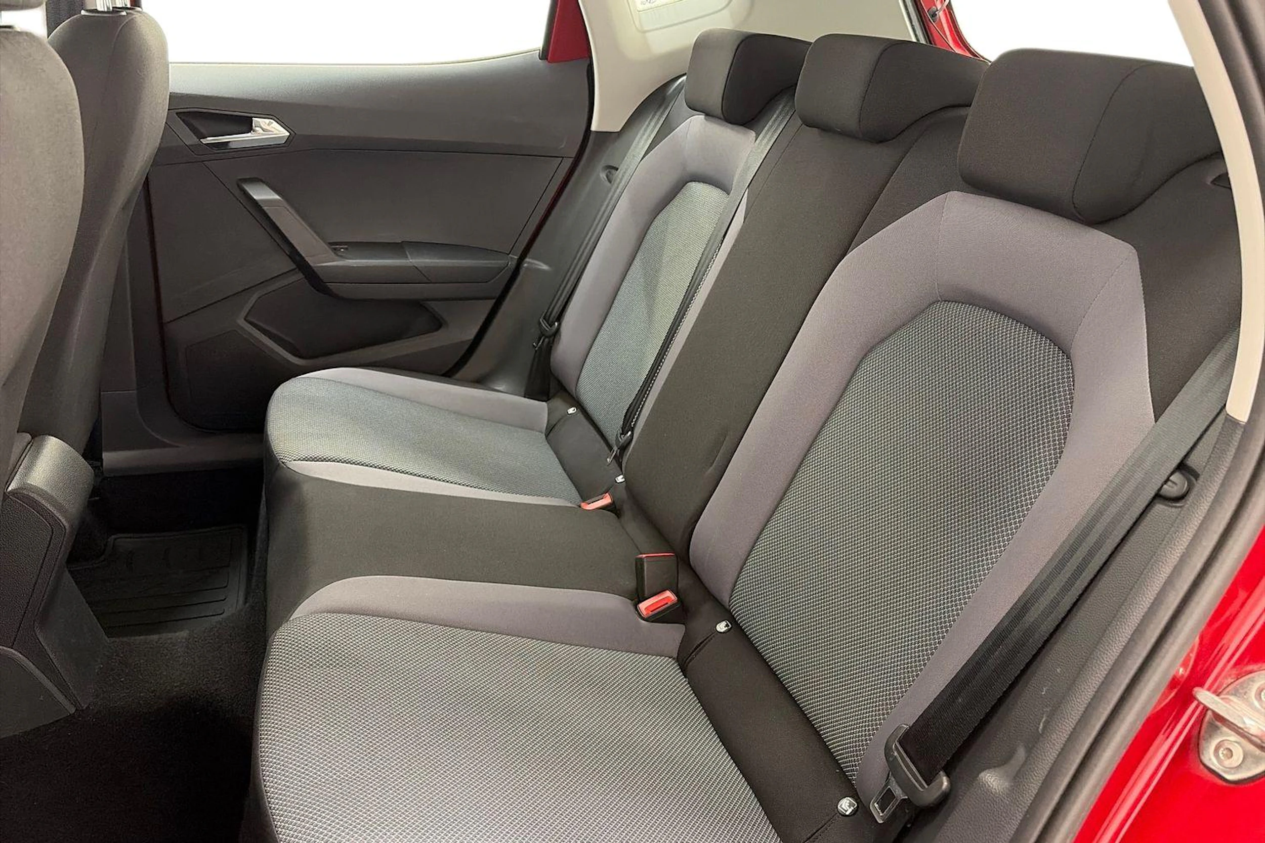 vihreä SEAT Arona 2018 kuva 8.
