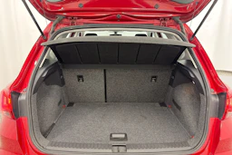 vihreä SEAT Arona 2018 kuva 11.