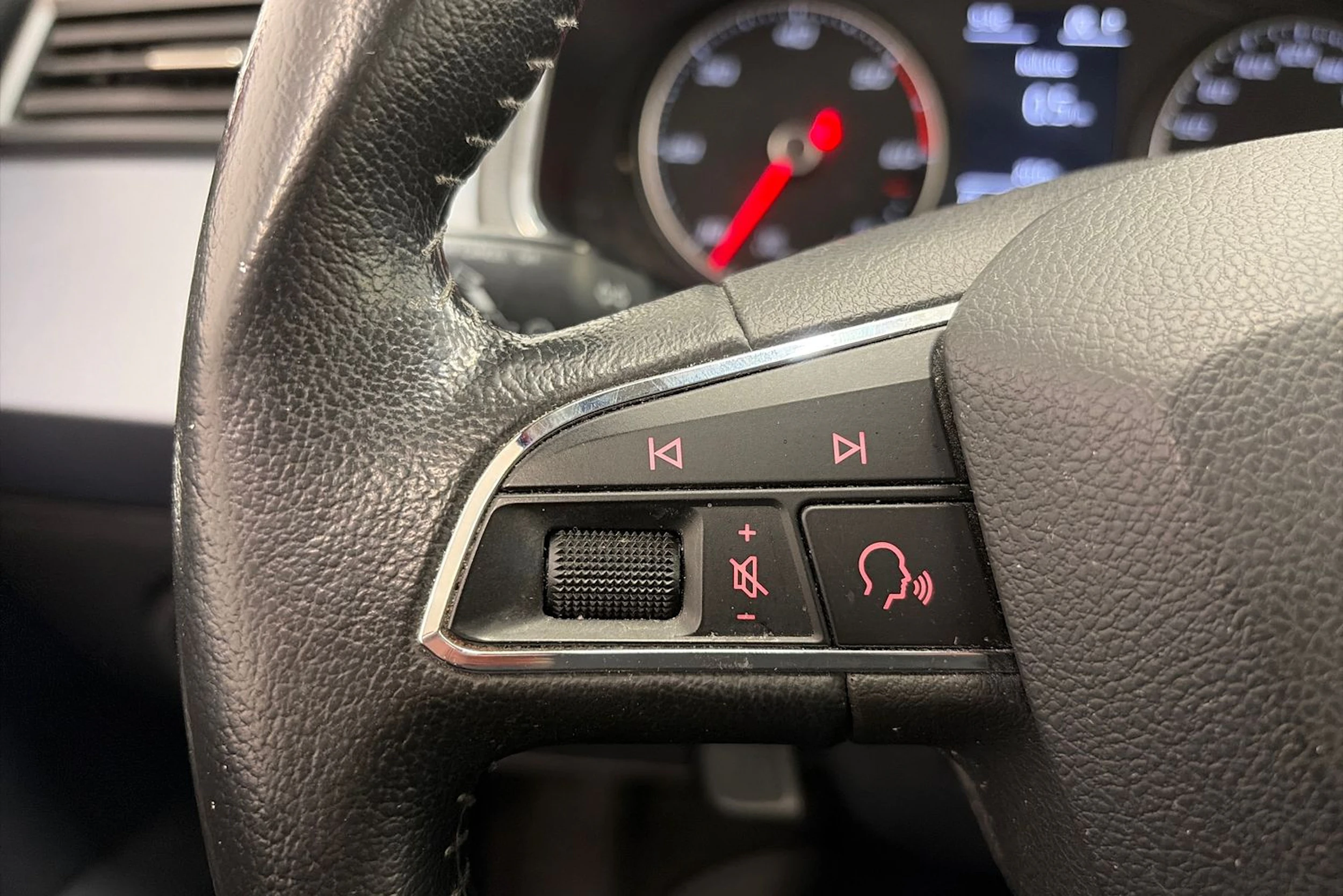 vihreä SEAT Arona 2018 kuva 14.