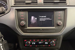 vihreä SEAT Arona 2018 kuva 18.