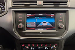 vihreä SEAT Arona 2018 kuva 20.
