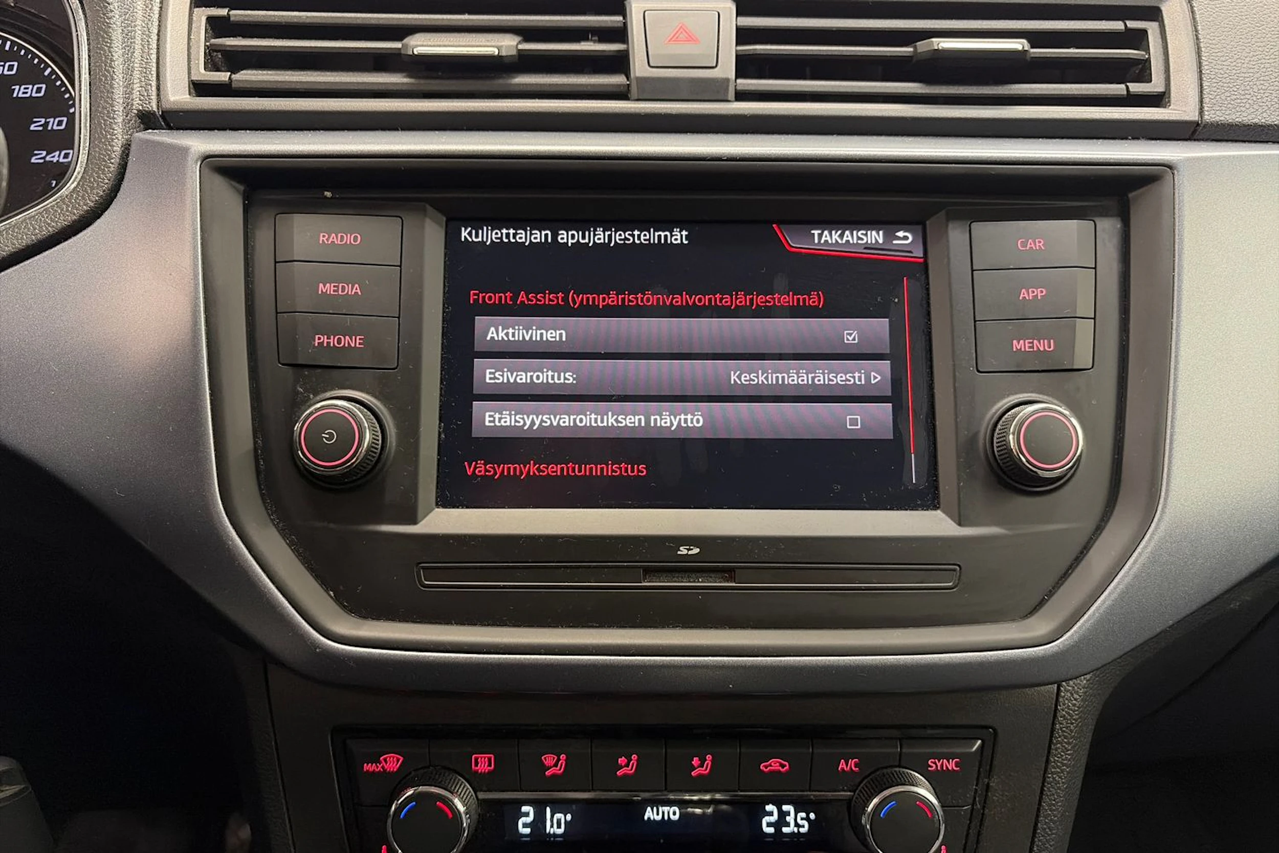 vihreä SEAT Arona 2018 kuva 21.