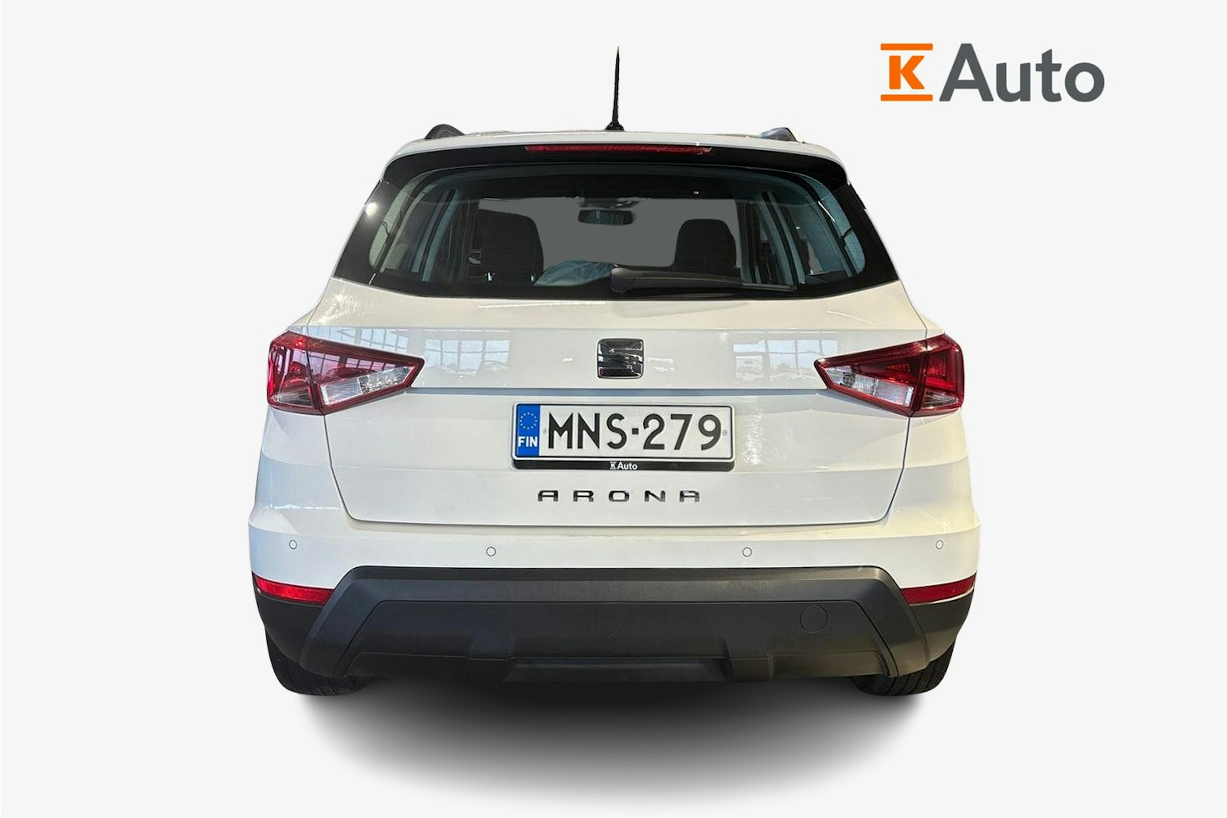 Valkoinen SEAT Arona 2018 kuva 3.