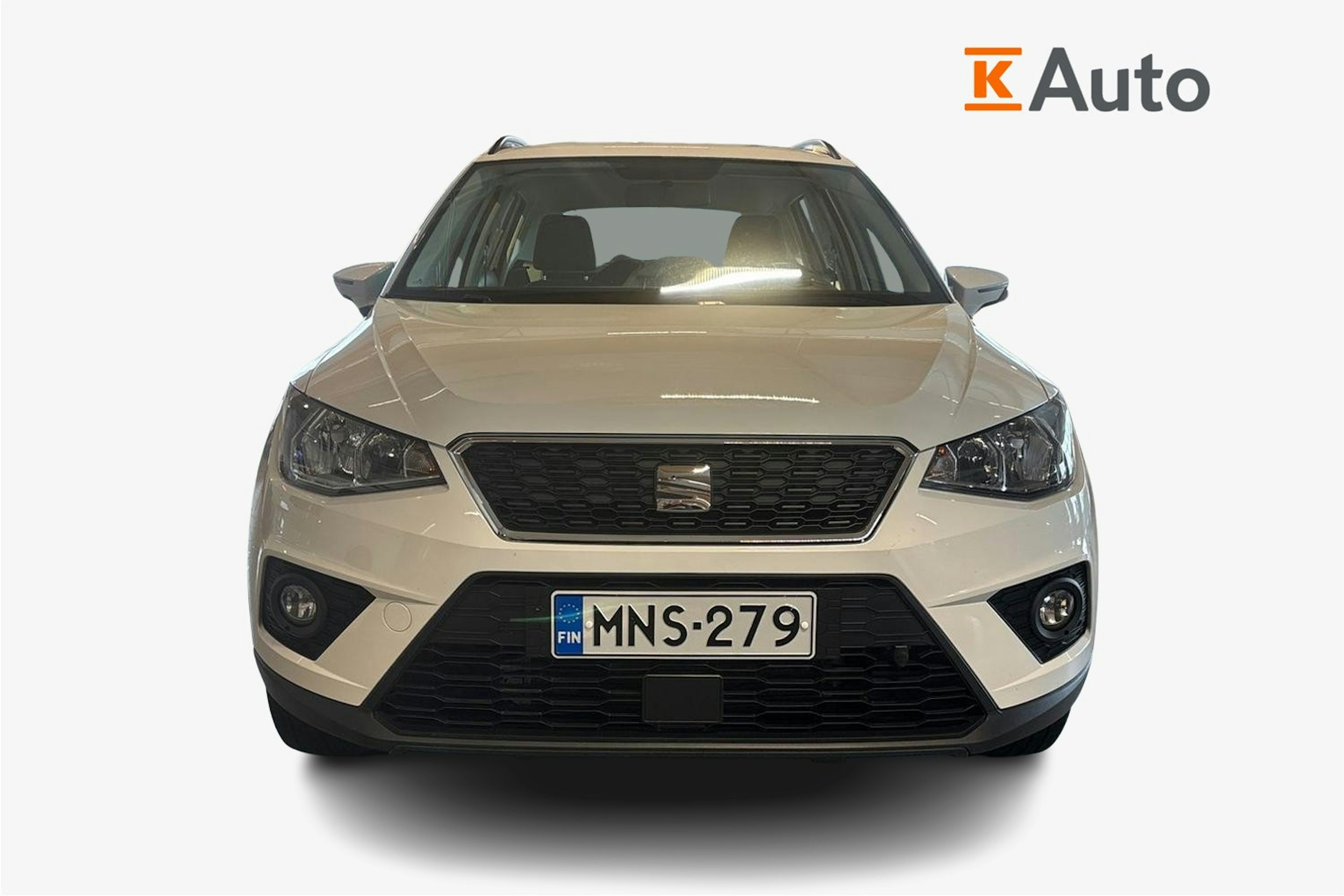 Valkoinen SEAT Arona 2018 kuva 5.