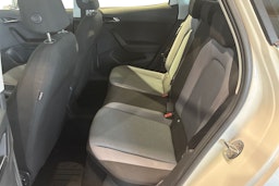 Valkoinen SEAT Arona 2018 kuva 10.