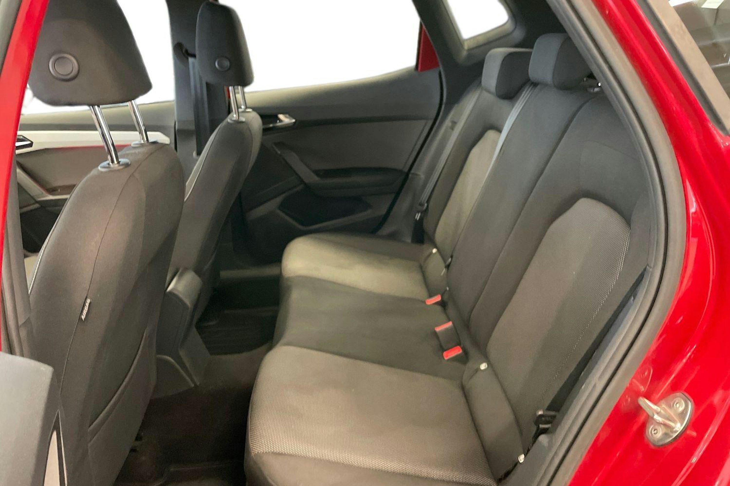 Punainen SEAT Arona 2018 kuva 10.