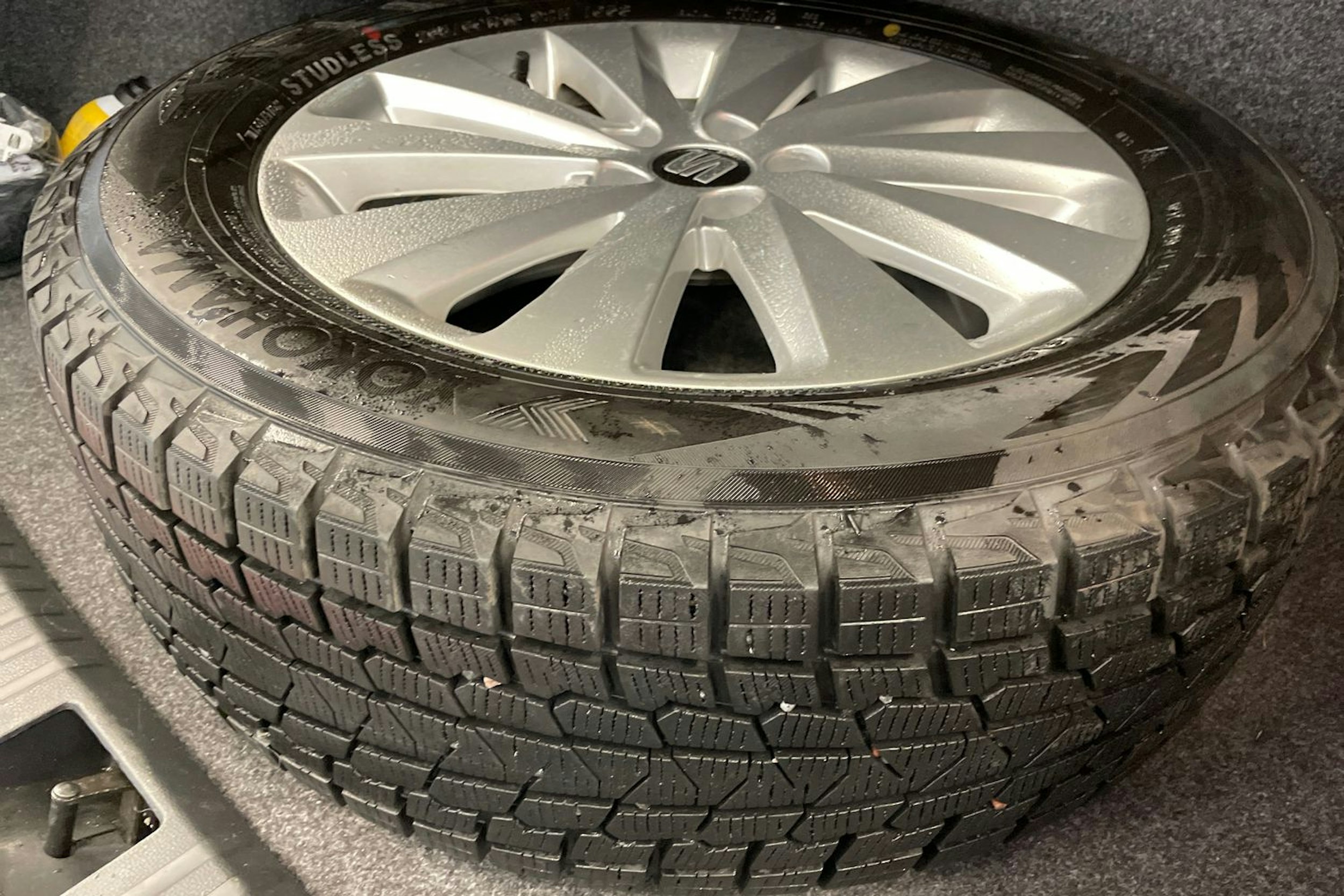 Punainen SEAT Arona 2018 kuva 14.