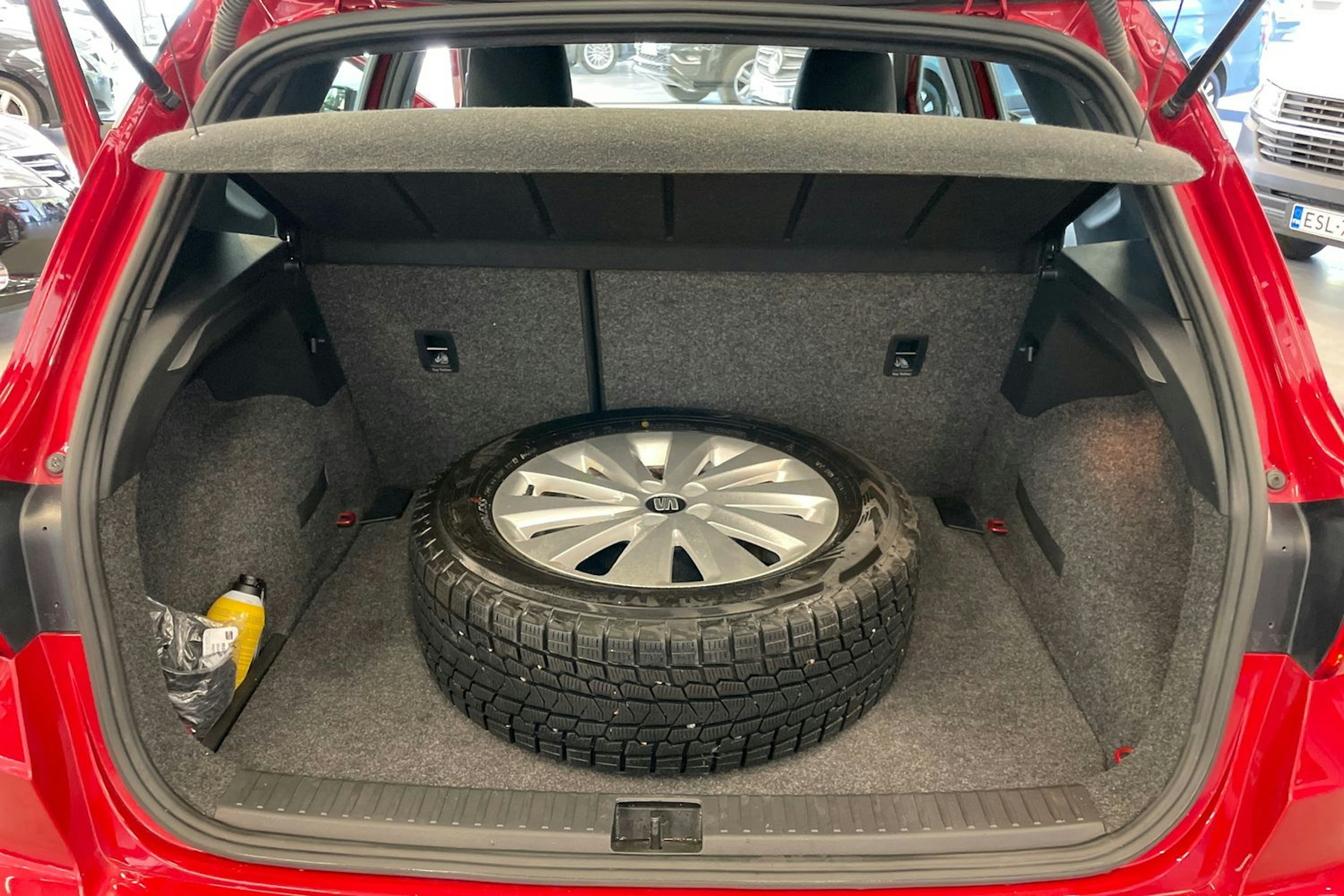 Punainen SEAT Arona 2018 kuva 15.