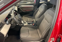 Punainen SEAT Arona 2018 kuva 16.