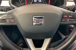 Punainen SEAT Arona 2018 kuva 24.