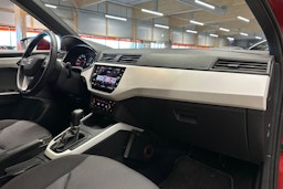 vihreä SEAT Arona 2018 kuva 14.