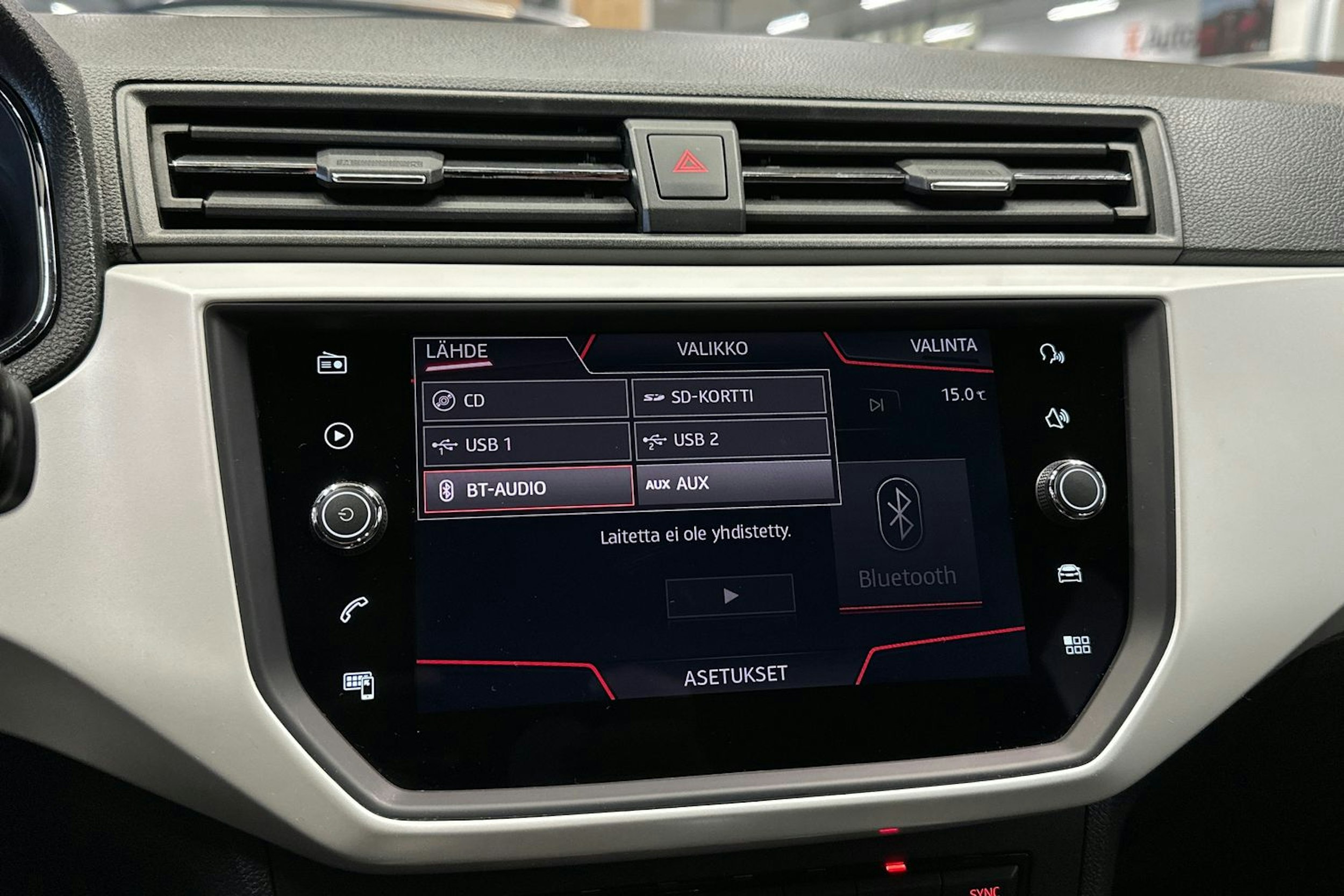 vihreä SEAT Arona 2018 kuva 20.