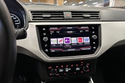 vihreä SEAT Arona 2018 kuva 21.