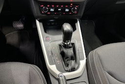 vihreä SEAT Arona 2018 kuva 22.