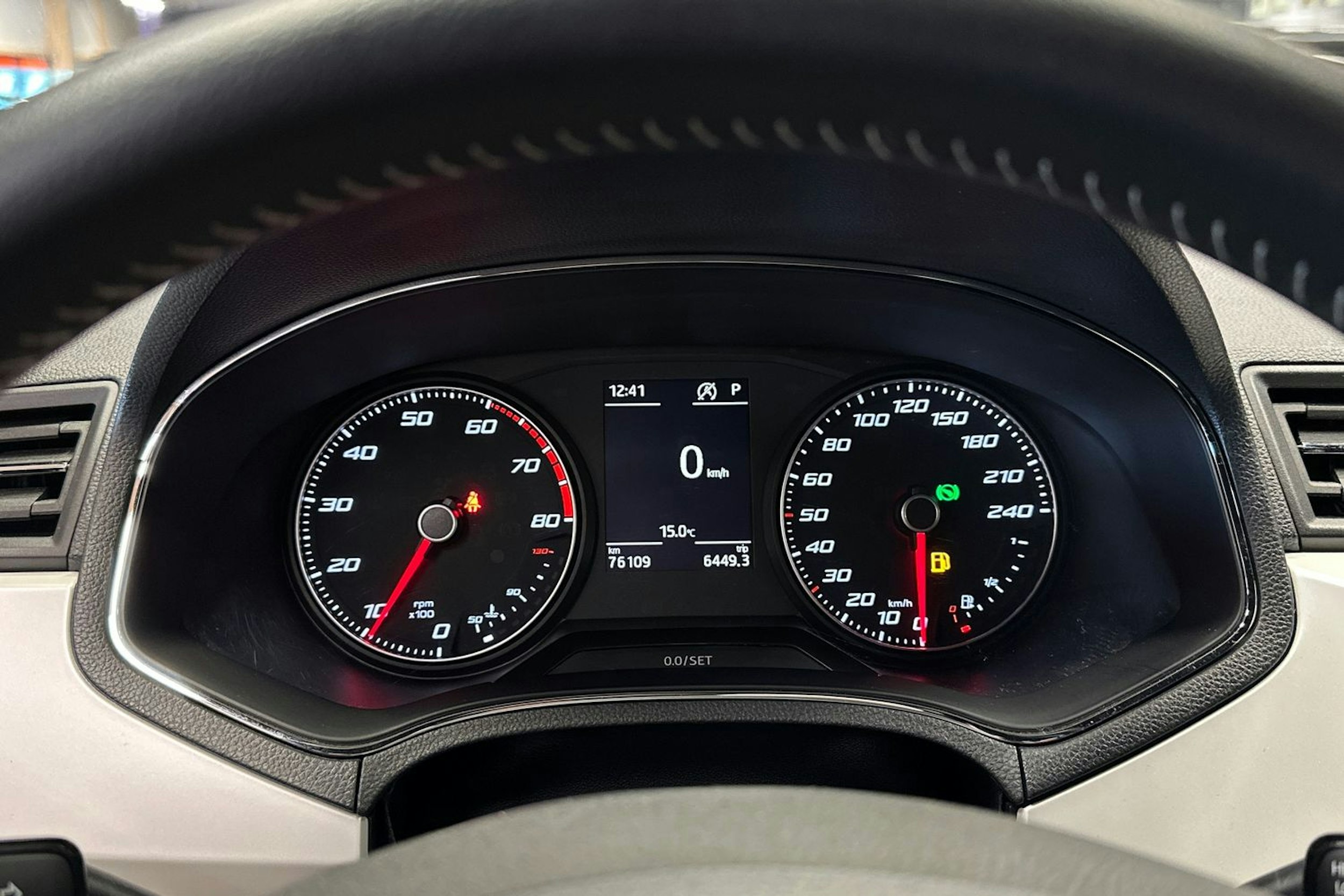 vihreä SEAT Arona 2018 kuva 23.
