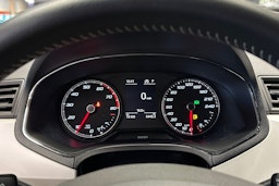 vihreä SEAT Arona 2018 kuva 23.