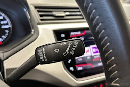 vihreä SEAT Arona 2018 kuva 25.