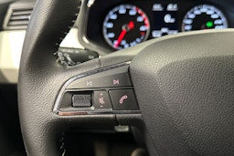 vihreä SEAT Arona 2018 kuva 26.