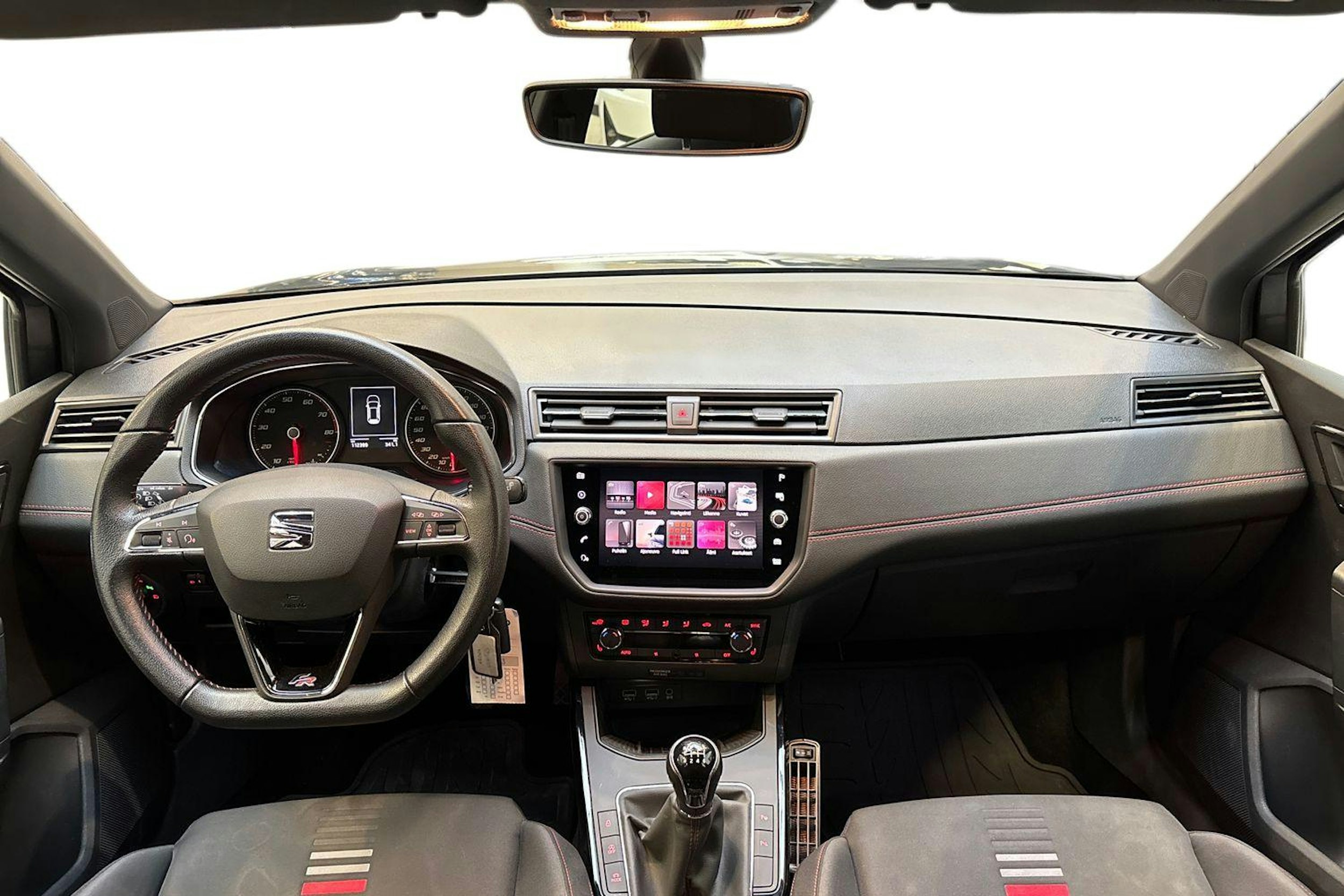 harmaa SEAT Arona 2018 kuva 9.