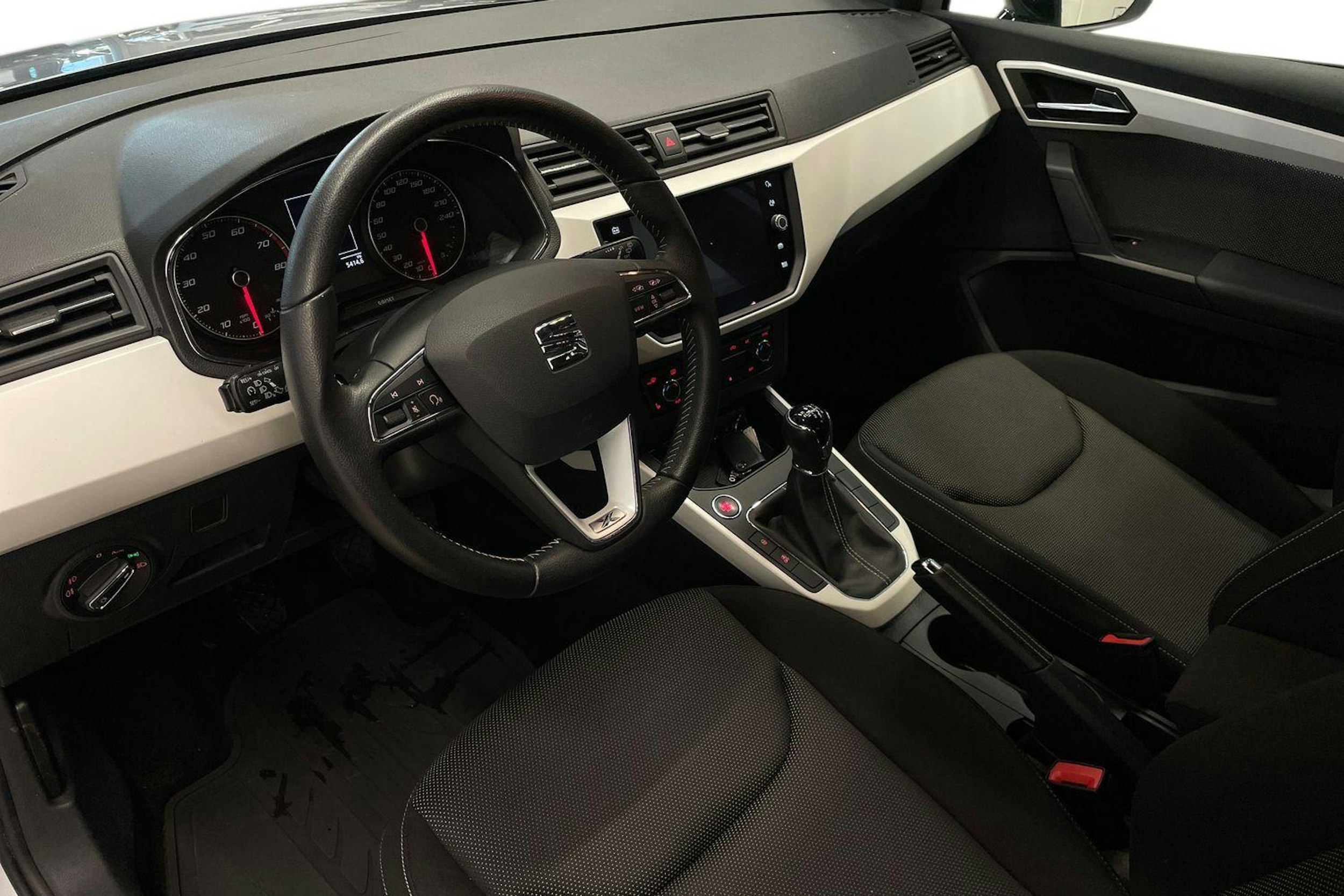 Hopea SEAT Arona 2018 kuva 7.