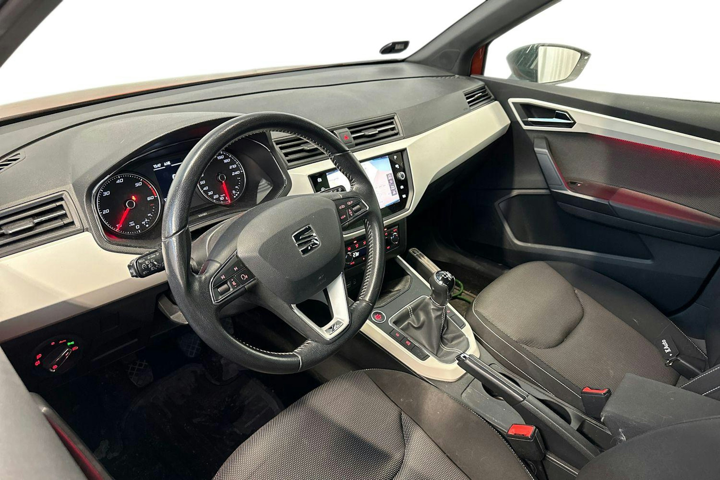 oranssi SEAT Arona 2018 kuva 3.