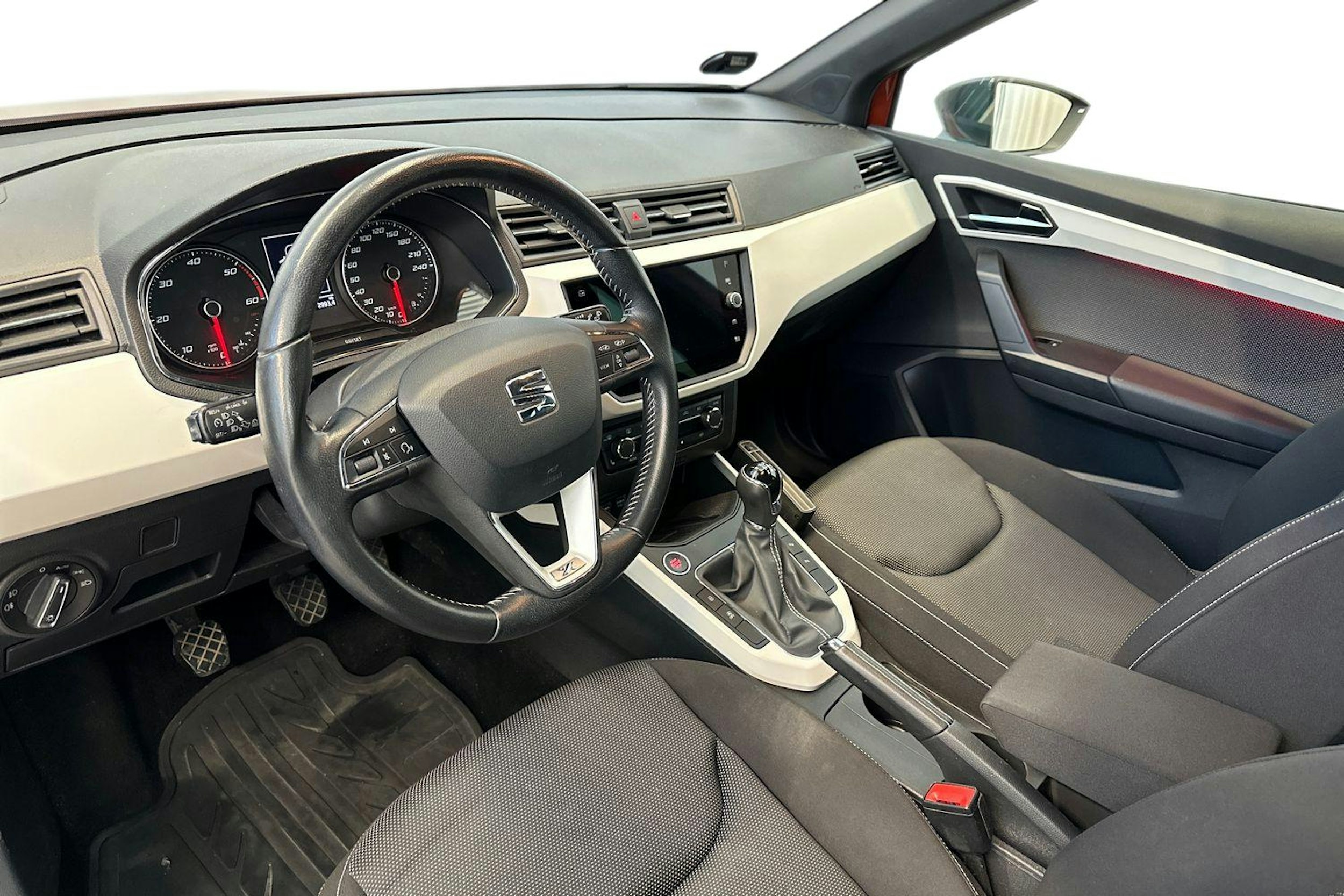 oranssi SEAT Arona 2018 kuva 7.