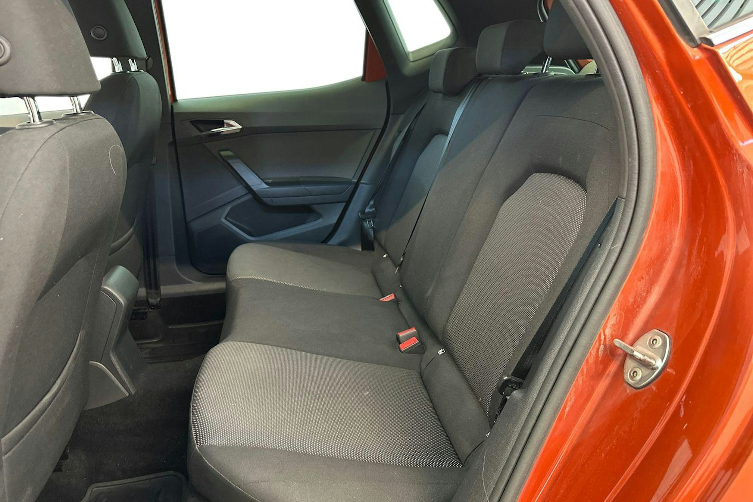 oranssi SEAT Arona 2018 kuva 10.
