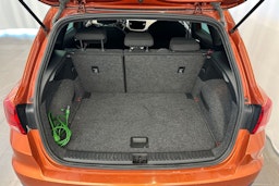 oranssi SEAT Arona 2018 kuva 14.